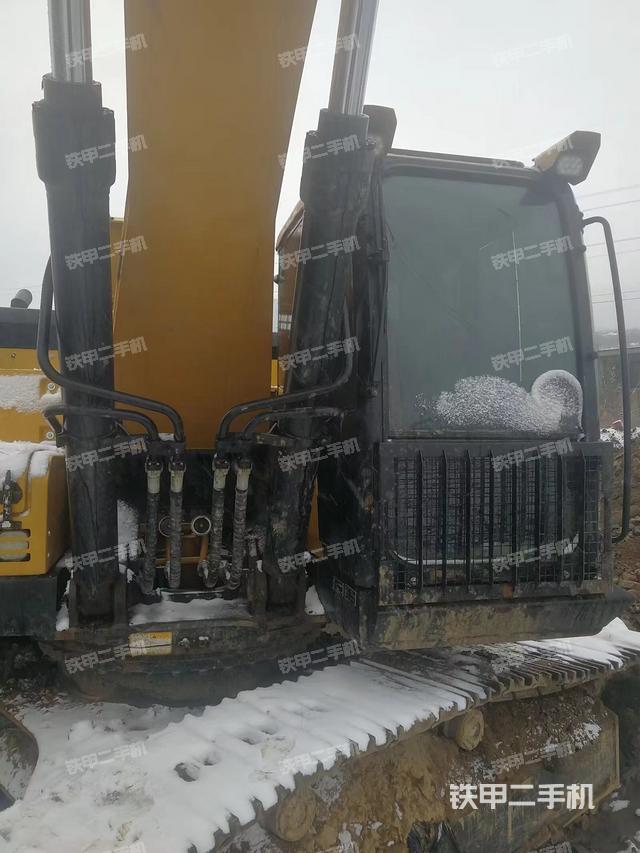 驾驶室整体（整机外观）