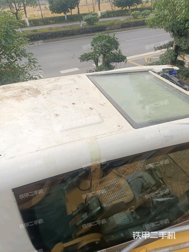 驾驶室顶部俯视(上车部件) 驾驶室顶部俯视(上车部件)