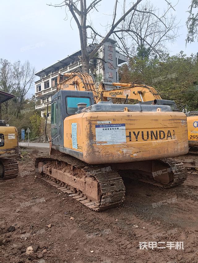 驾驶室顶部（整机外观）