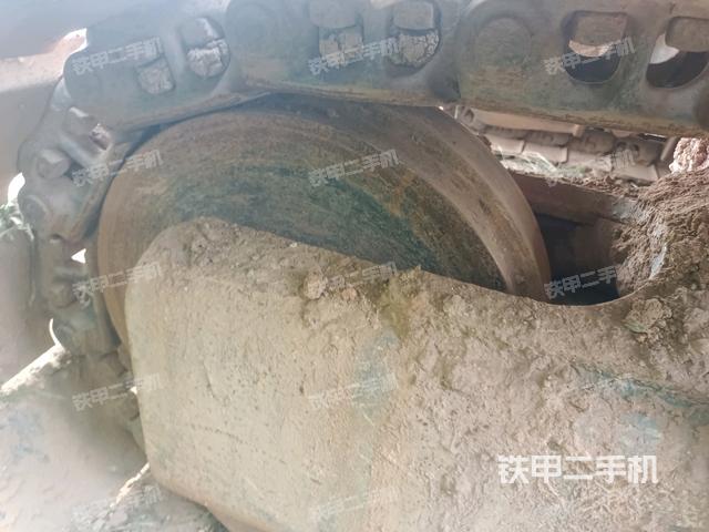 左导向轮(行走机构) 左导向轮(行走机构)