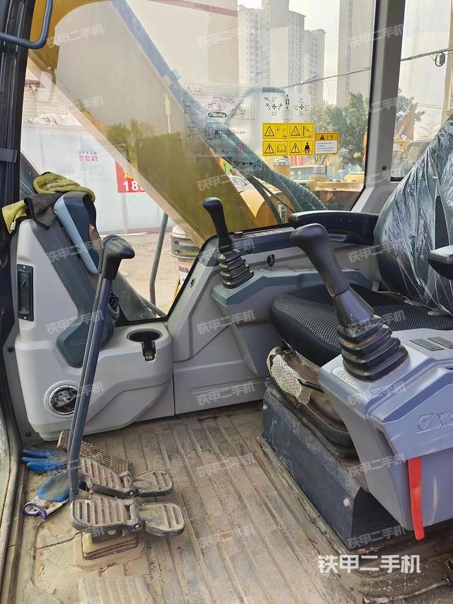 驾驶室整体（整机外观）