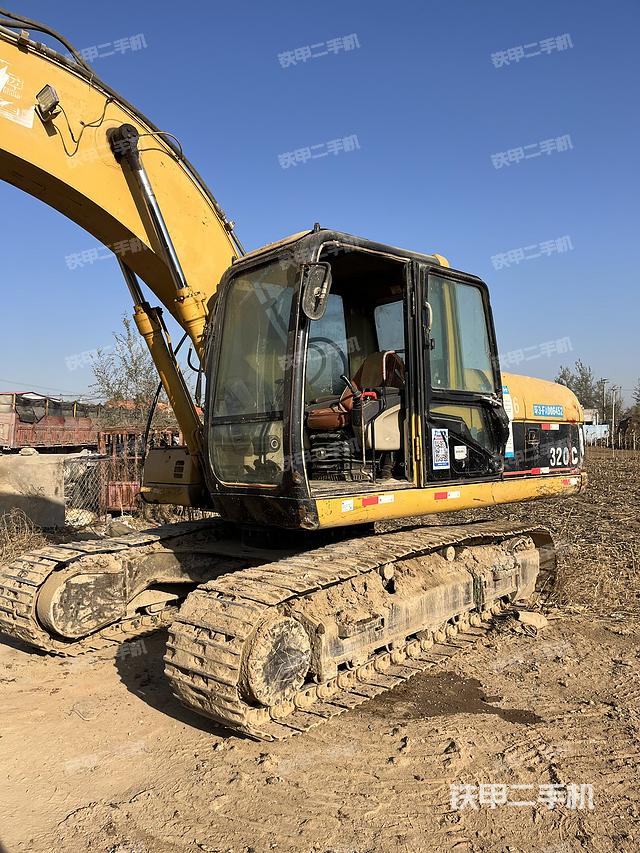 驾驶室顶部（整机外观）