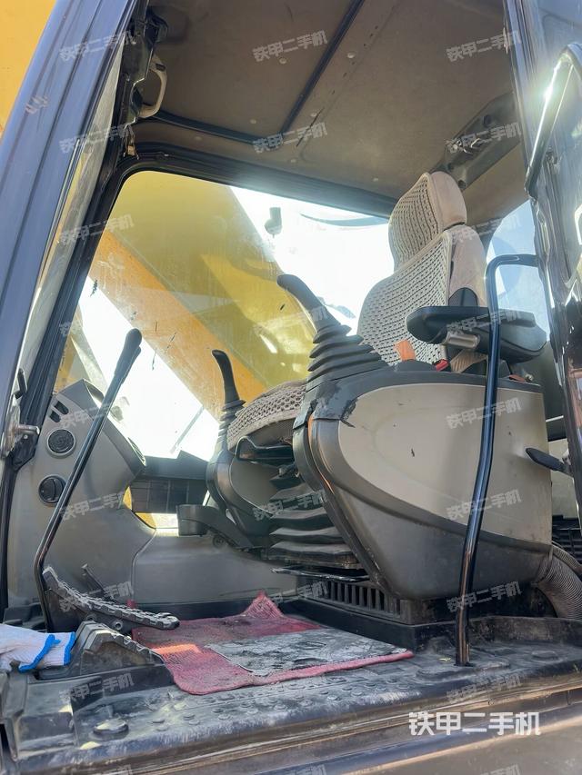 驾驶室整体（整机外观）