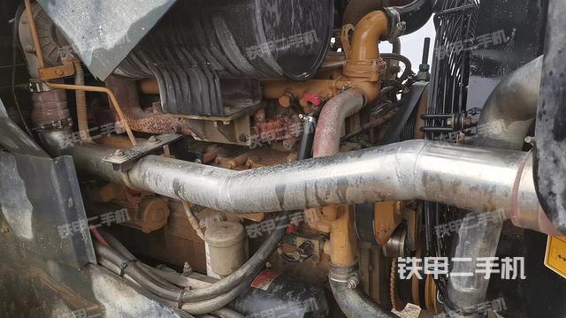 发动机左侧（整机外观及大件）