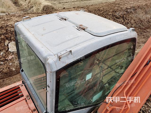 驾驶室顶部（整机外观）