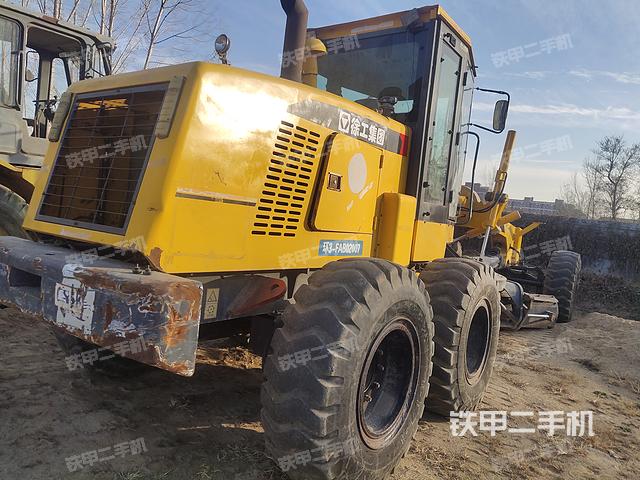 整机右后45°（设备外观及核心部件）