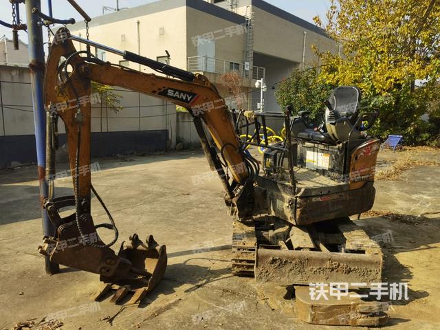 三一重工SY16C挖掘机