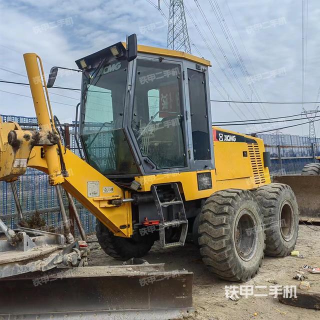 整机左侧（设备外观及核心部件）