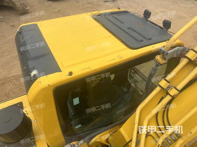 驾驶室顶部（整机外观）