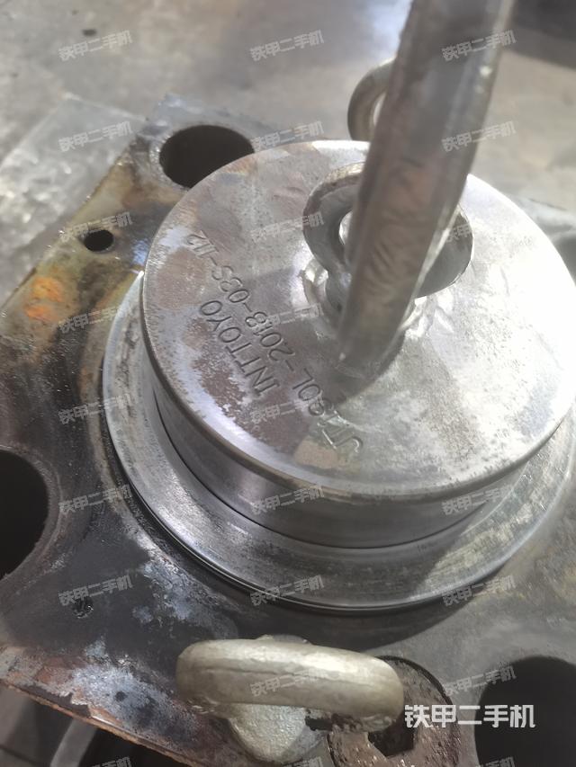 整机右侧（设备外观及核心部件）