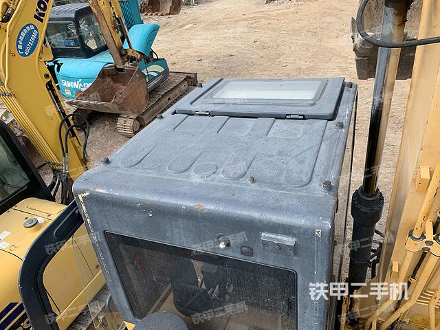 驾驶室顶部（整机外观）