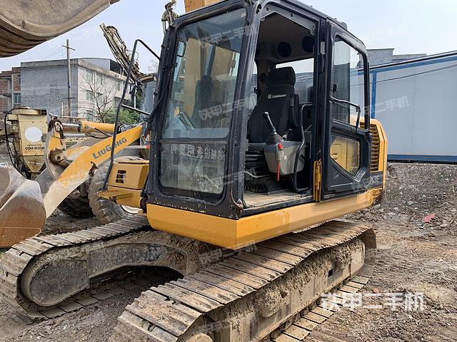 驾驶室整体（整机外观）