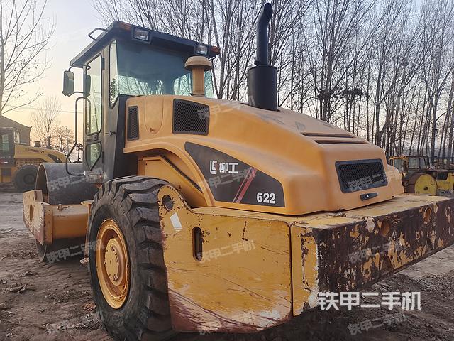 整机左侧（设备外观及核心部件）