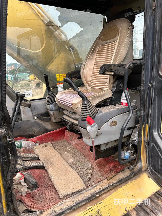 驾驶室整体（整机外观）