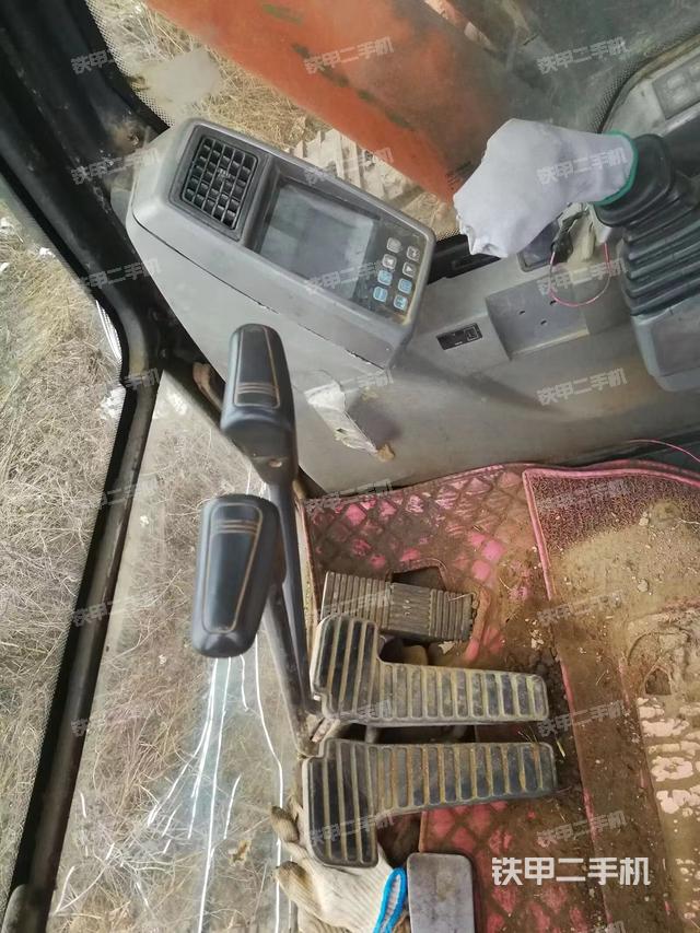 驾驶室整体（整机外观）