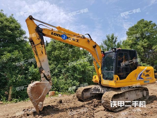 龙工LG6135挖掘机