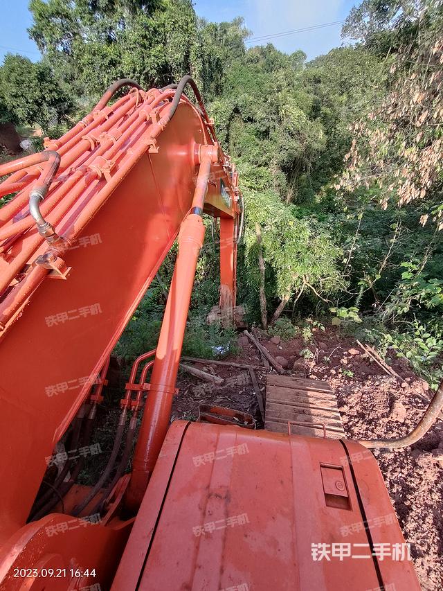 驾驶室整体（整机外观）