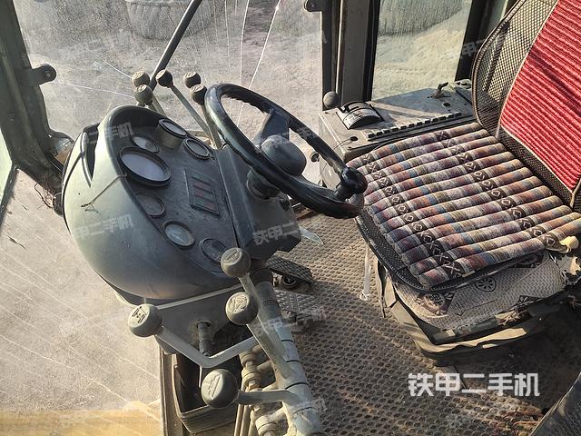 驾驶室操作台（设备外观及核心部件）