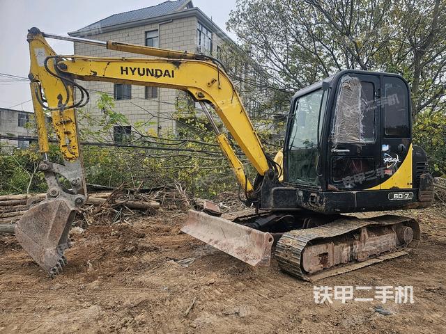 现代R60-7挖掘机