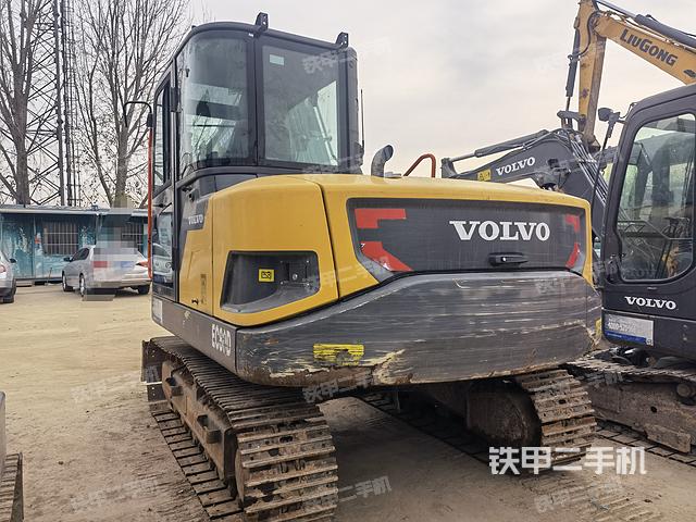 驾驶室顶部（整机外观）