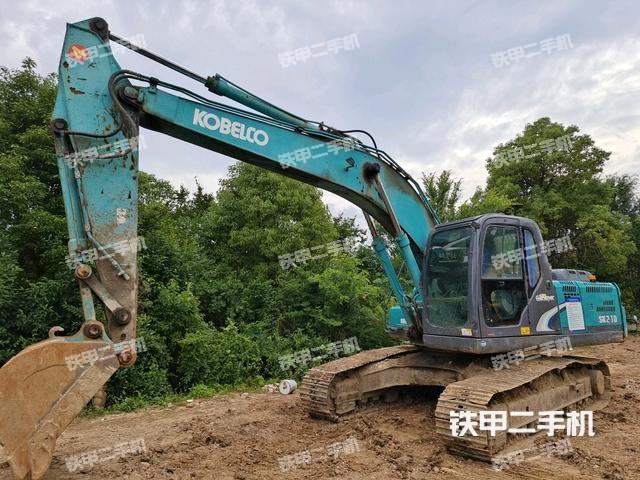 神钢SK210LC-8挖掘机