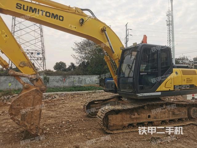 住友SH210-6挖掘机