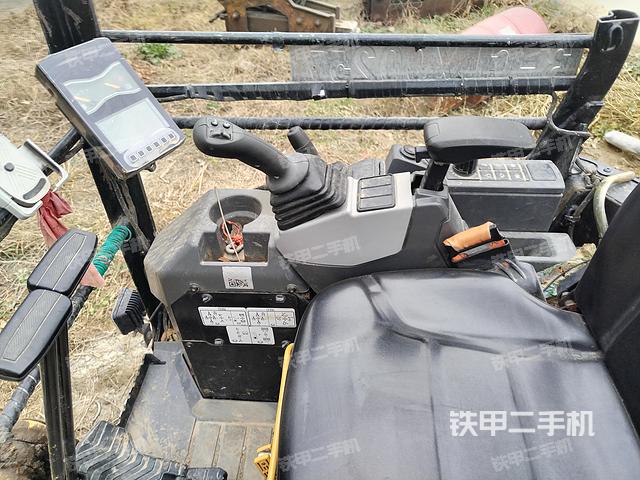 驾驶室整体（整机外观）