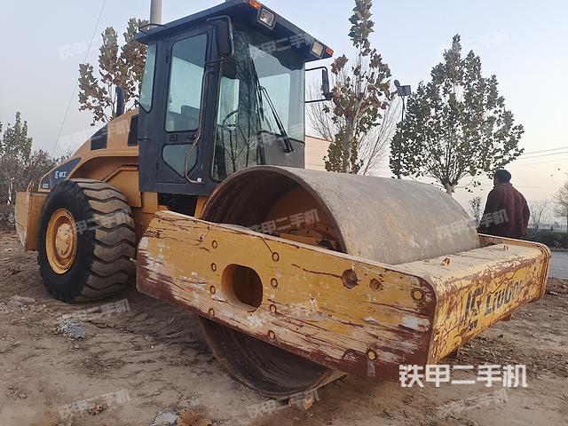 整机右侧（设备外观及核心部件）