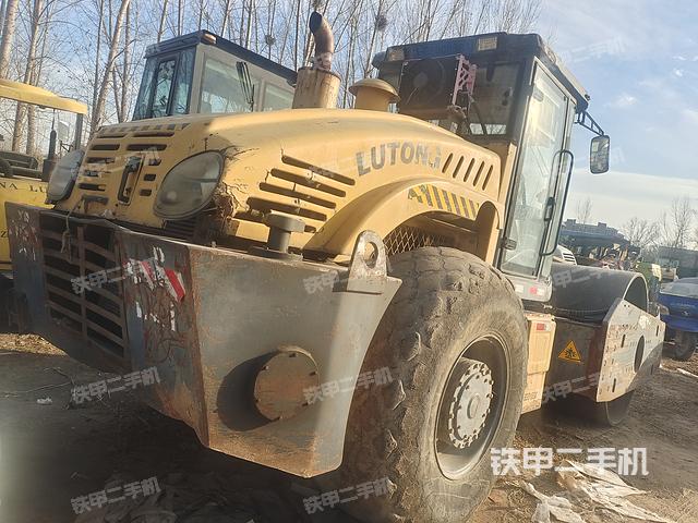 整机右后45°（设备外观及核心部件）