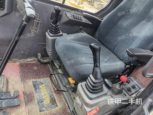 驾驶室整体（整机外观）