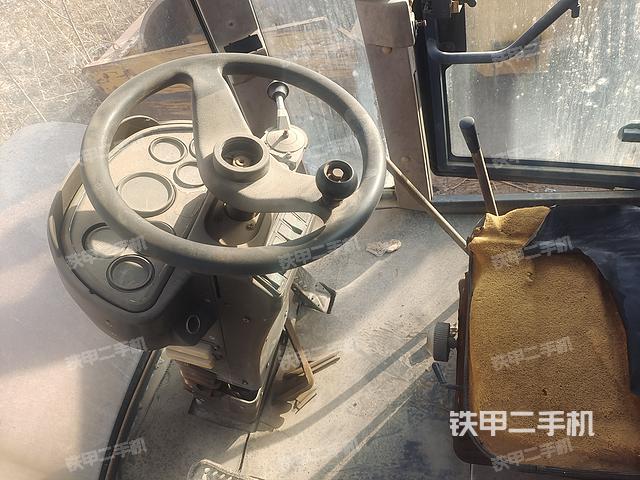 驾驶室操作台（设备外观及核心部件）