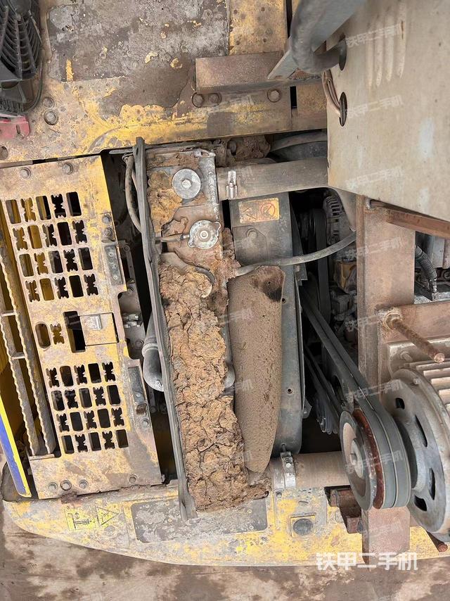 发动机室（上车部件）