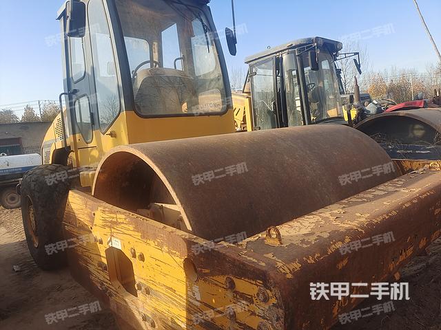 整机右侧（设备外观及核心部件）