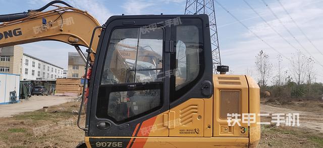 驾驶室整体（整机外观）