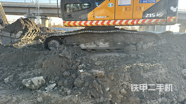 单侧履带整体（整机外观）