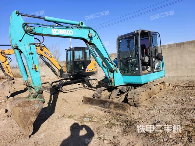 神钢SK60-8挖掘机