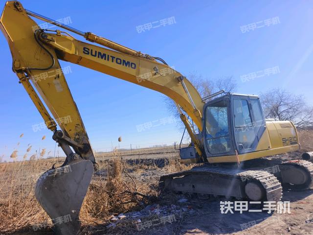 住友SH210A5挖掘机