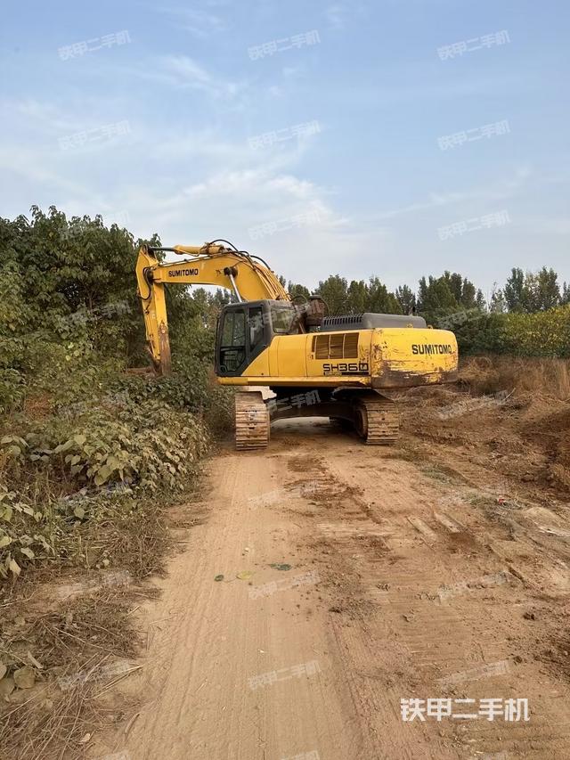 驾驶室顶部（整机外观）