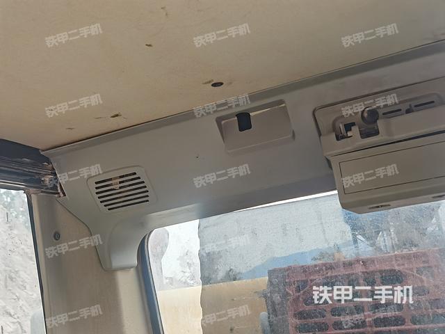 驾驶室顶部（整机外观）