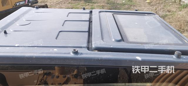 驾驶室顶部（整机外观）