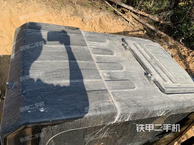 驾驶室顶部（整机外观）