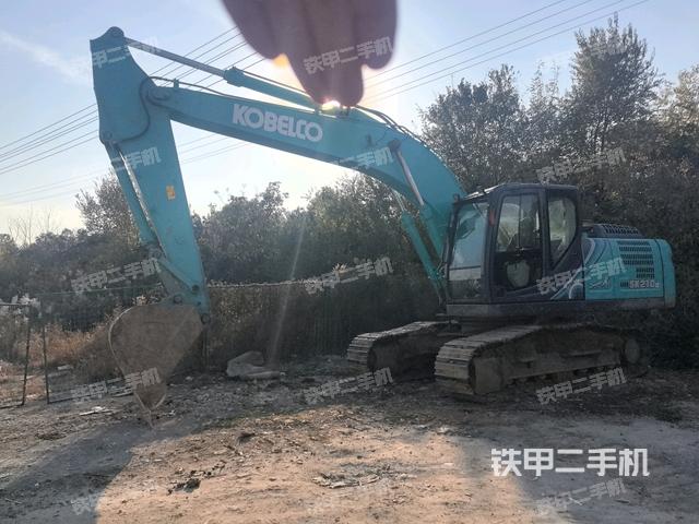 神钢SK200-10挖掘机