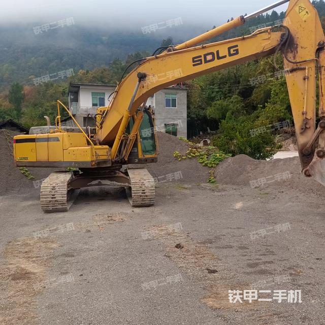 山東臨工LG6210E挖掘機(jī)