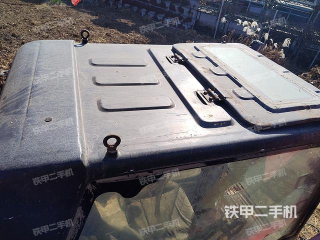 驾驶室顶部（整机外观）