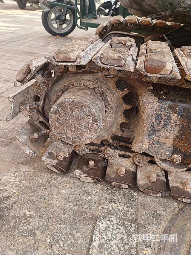 回转马达和主控阀（整机外观）