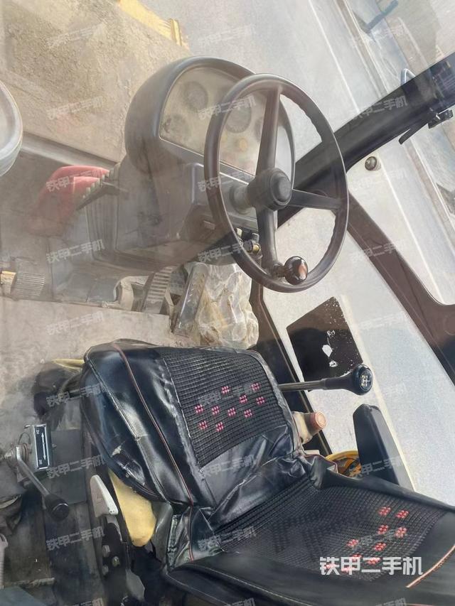 驾驶室操作台（设备外观及核心部件）