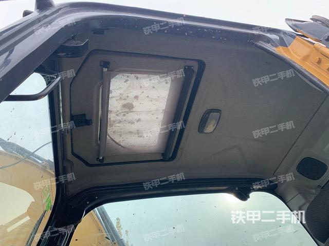 驾驶室顶部（整机外观）