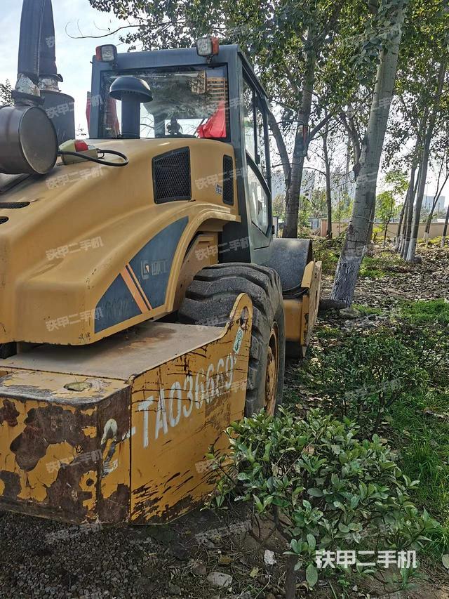 整机右后45°（设备外观及核心部件）