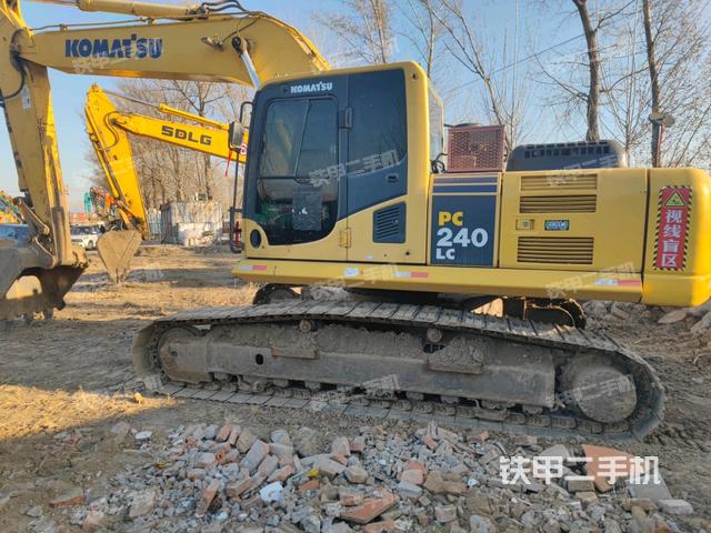 小松PC240LC-8挖掘机