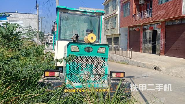 整机左侧（设备外观及核心部件）